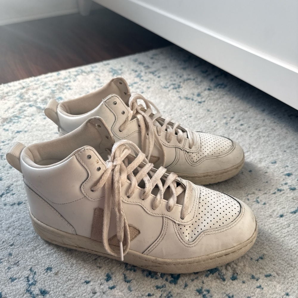 Veja V15 Mixed Leather Mid Top Sneakers
EUR 40 - US men’s 8.5 (women’s 10)